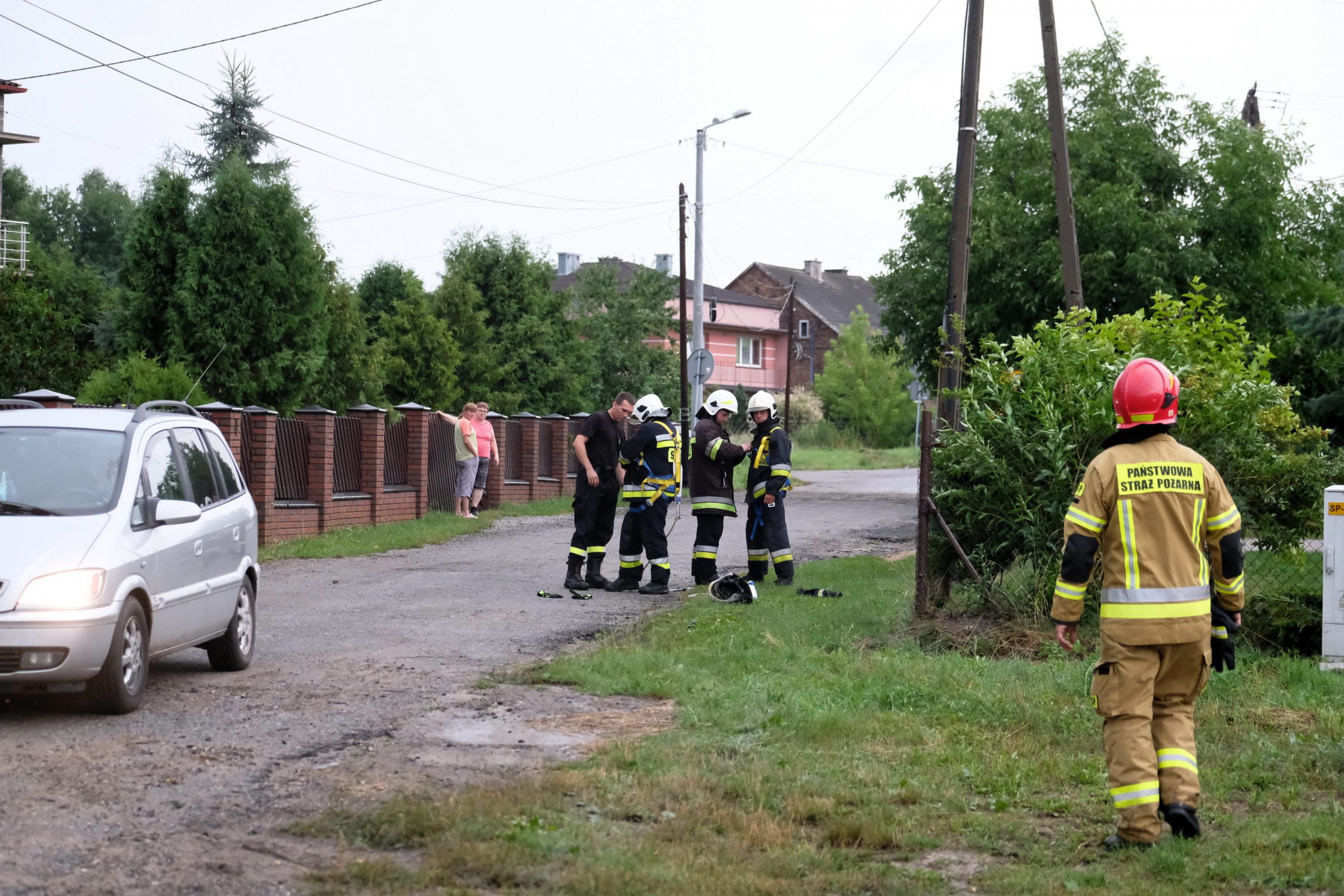 Burze i silny wiatr. Alert RCB dla pięciu województw – może zabraknąć prądu