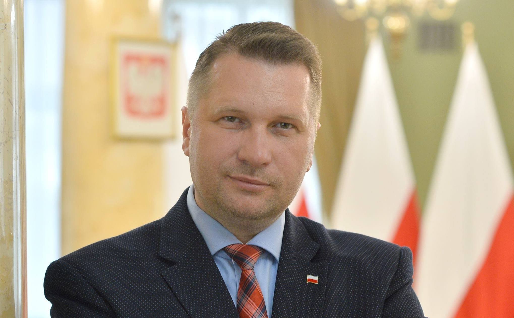 Błaszczak: Widać ożywienie, ludzie przychodzą tłumnie