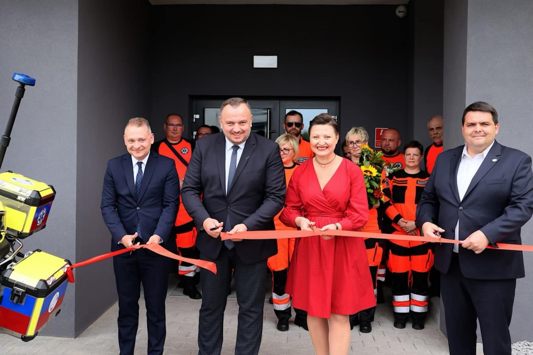 Zdjęcie do postu: W Mysłowicach otwarto nową stację pogotowia ratunkowego