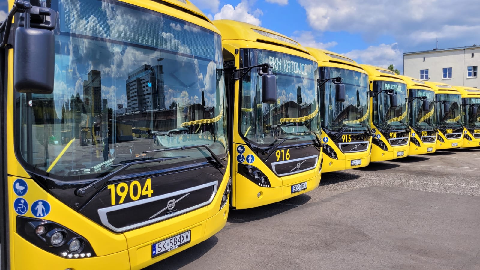 Zdjęcie do postu: Katowice mają nowe, ekologiczne autobusy! „Już wyjechały na ulice”
