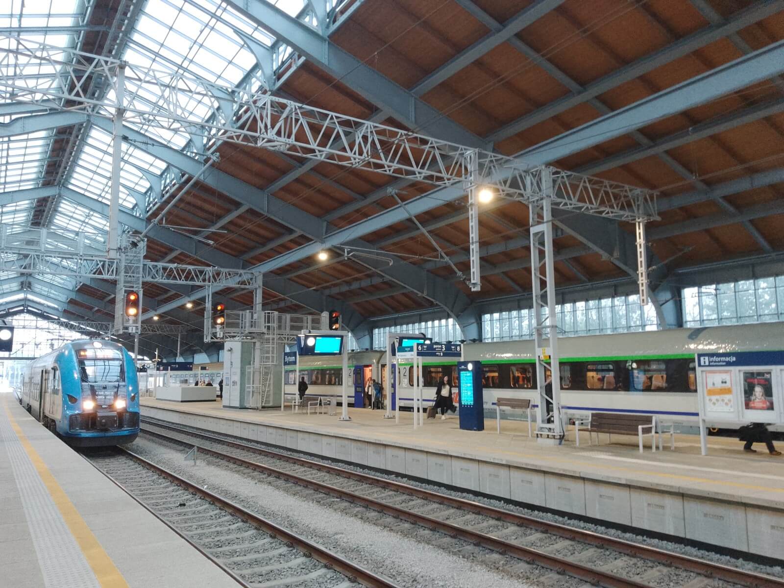 Katowicki dworzec zablokowany przez policję. Wystarczył bezpański bagaż