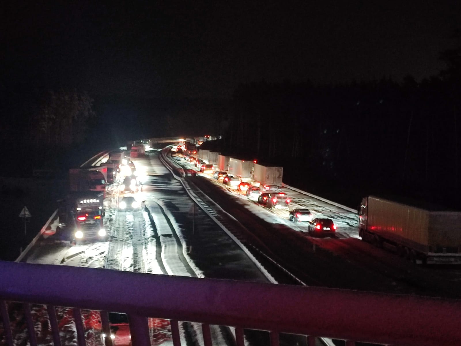 Giertych wpadł rowerem w zaspę. To wina rządu Tuska?!