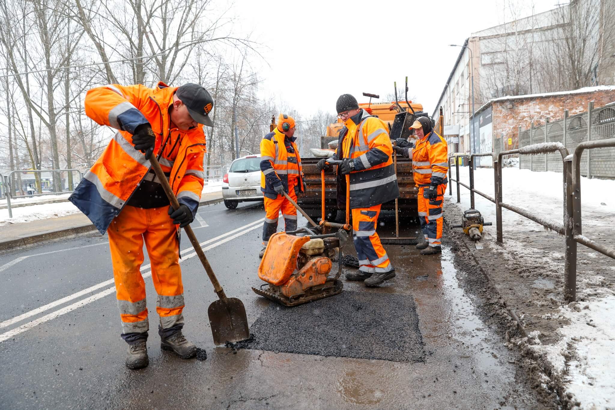 Katowicki MZUiM codziennie monitoruje stan jezdni. Naprawiono już ok. 3000 ubytków