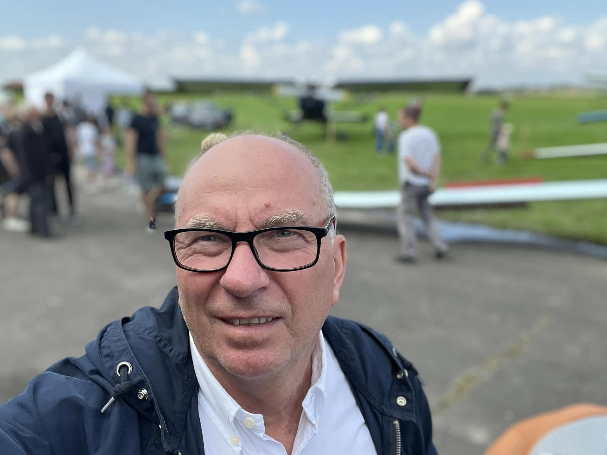 Dziennikarz do posła KO: jest pan idiotą czy złodziejem? „Chce Pan zniszczyć polski rynek apteczny we współpracy z zagraniczną korporacją”