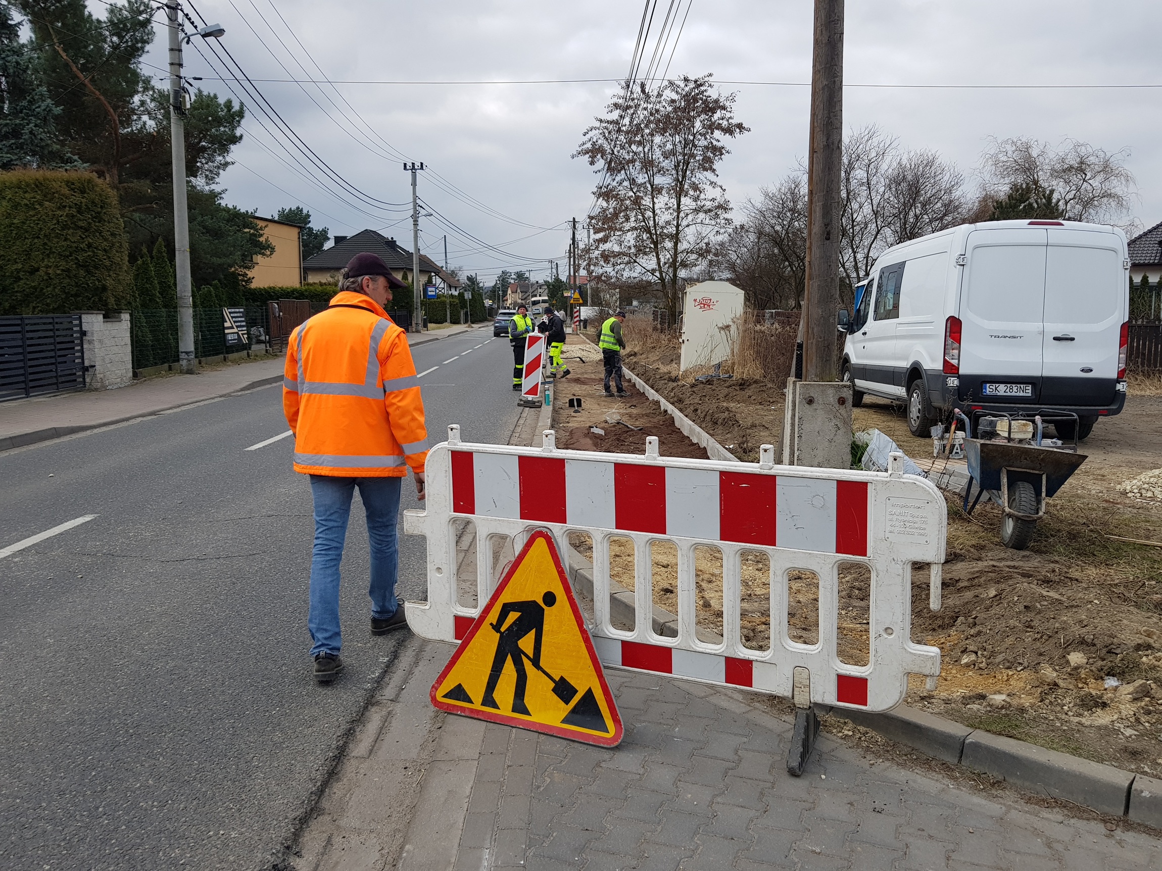 Ekipy remontowo-budowlane pracują przy ul. Słonecznikowej w Katowicach