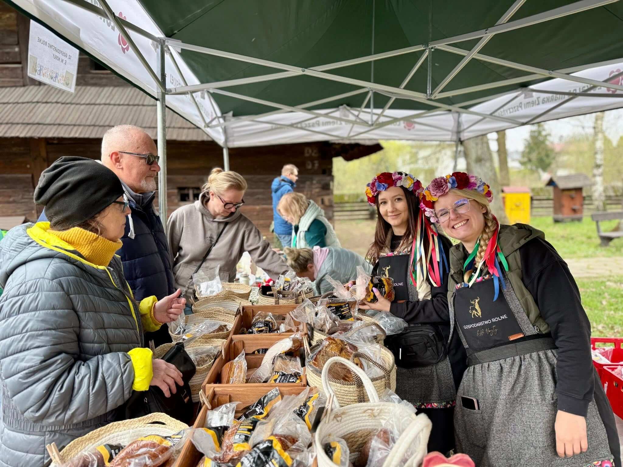 Jarmark Wielkanocny w skansenie: lokalne produkty, warsztaty i raj dla miłośników tradycji