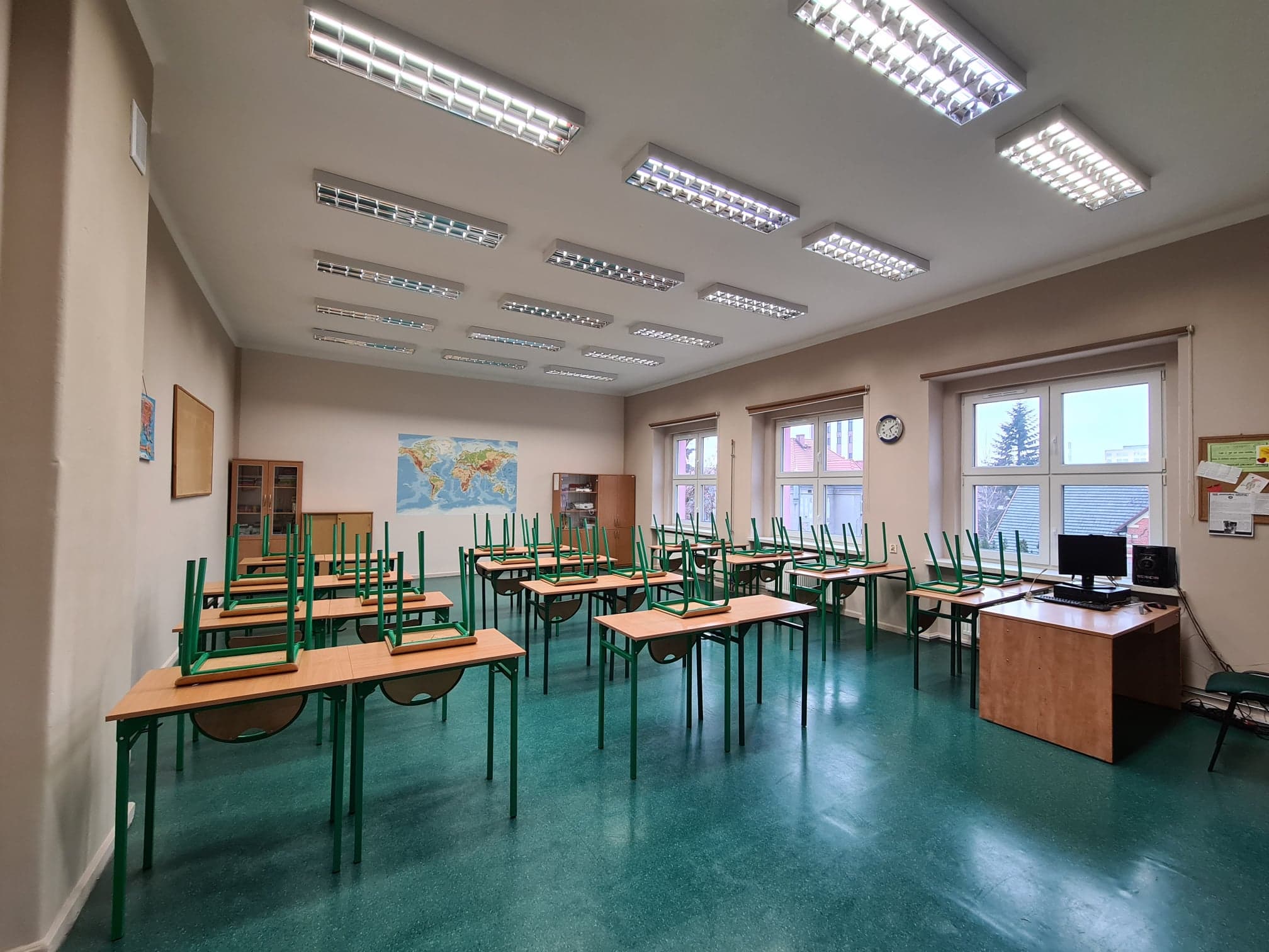 Najpierw 3300, teraz kolejne 1400. Pszczyna modernizuje oświetlenie w placówkach oświatowych