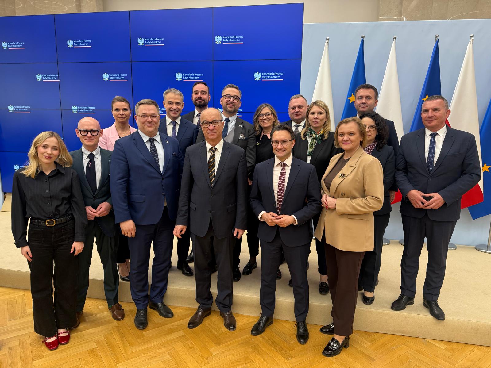 Komoniewski: Walczymy o fundusze na nowe drogi, wsparcie dla naszych szkół i nowoczesne rozwiązania ekologiczne