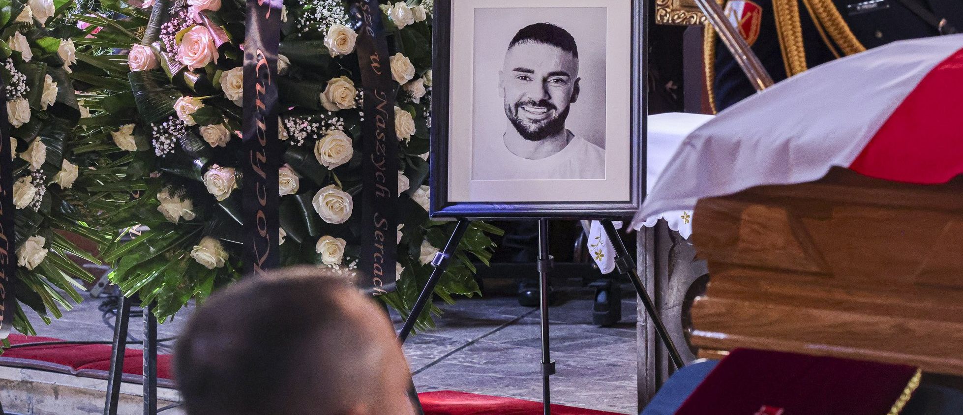 Pogrzeb Łukasza Litewki: „Choć dziś ból rozdziera duszę, wiemy, że zostawiasz po sobie coś bezcennego. Dobro, które będzie trwać”. FILM