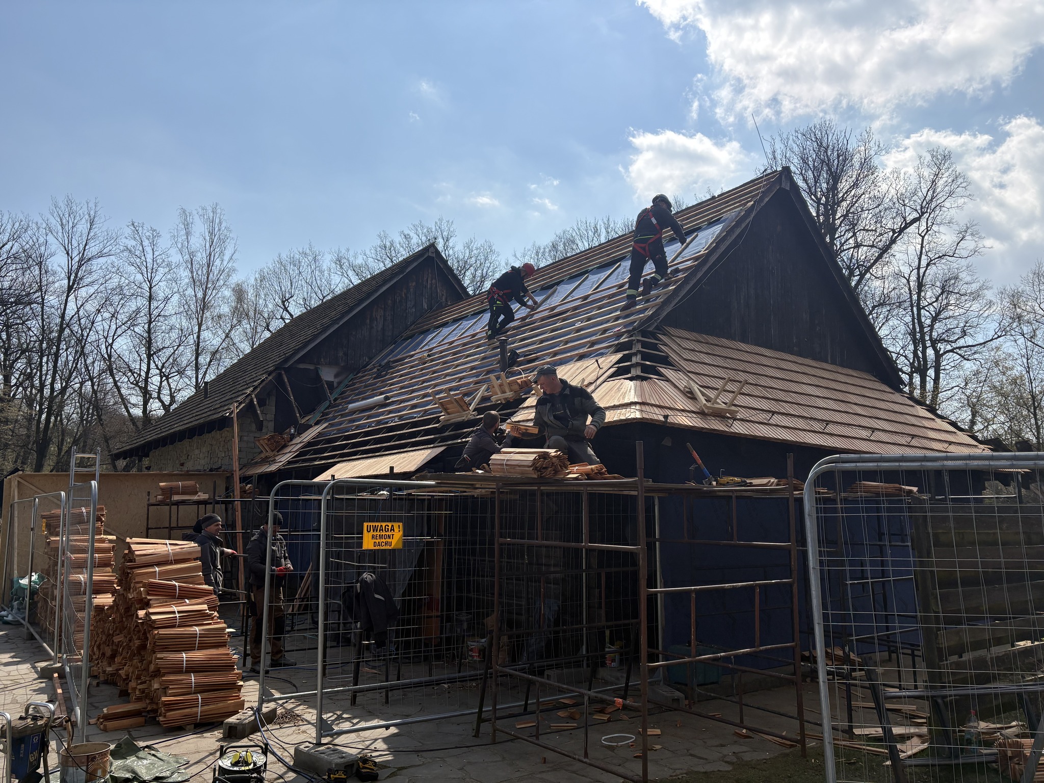 Kolejny obiekt w skansenie przechodzi remont