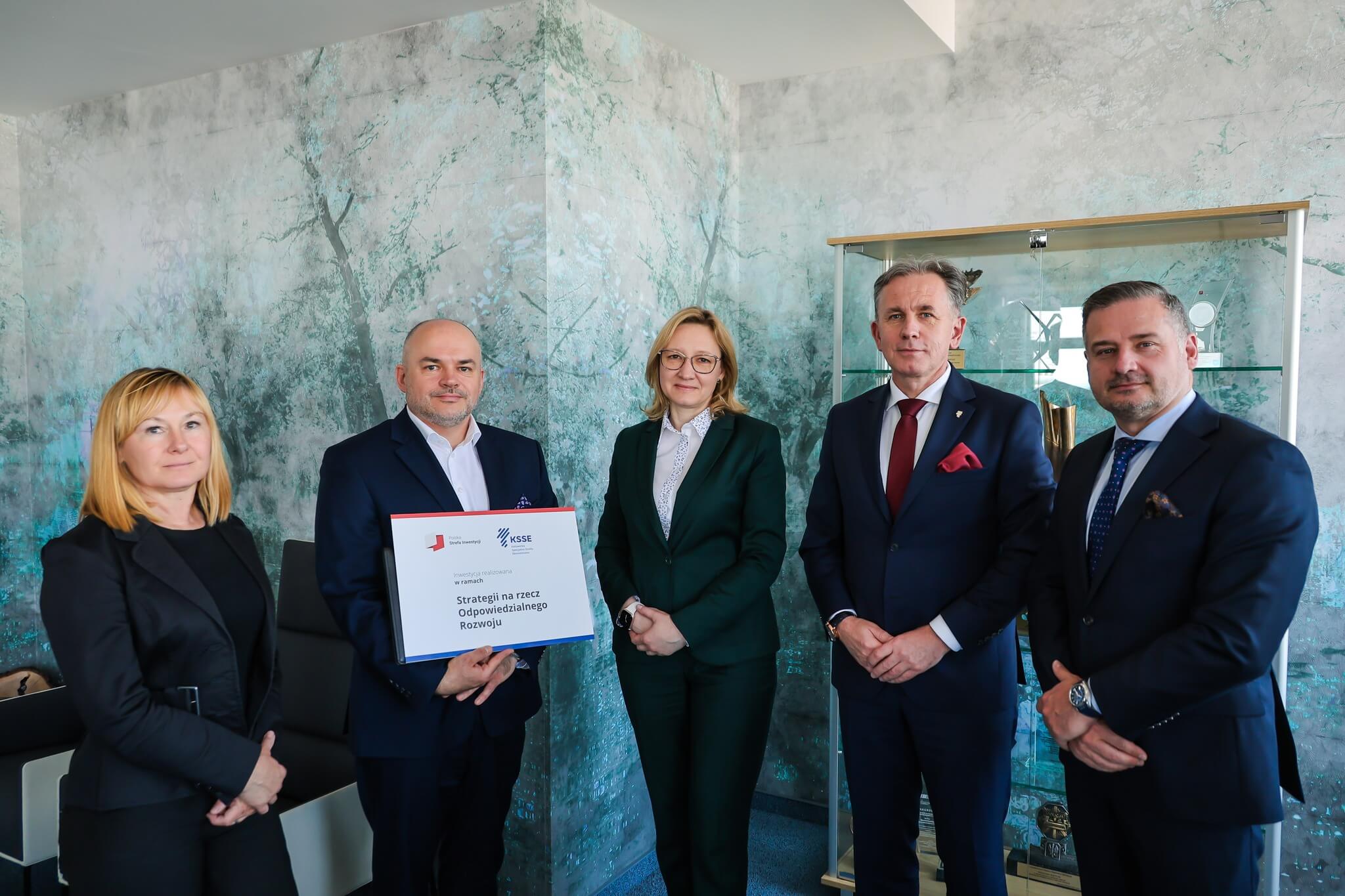 LVL ENERGY zamierza wybudować w Dąbrowie Górniczej centrum danych z magazynem energii. Współpraca z KSSE