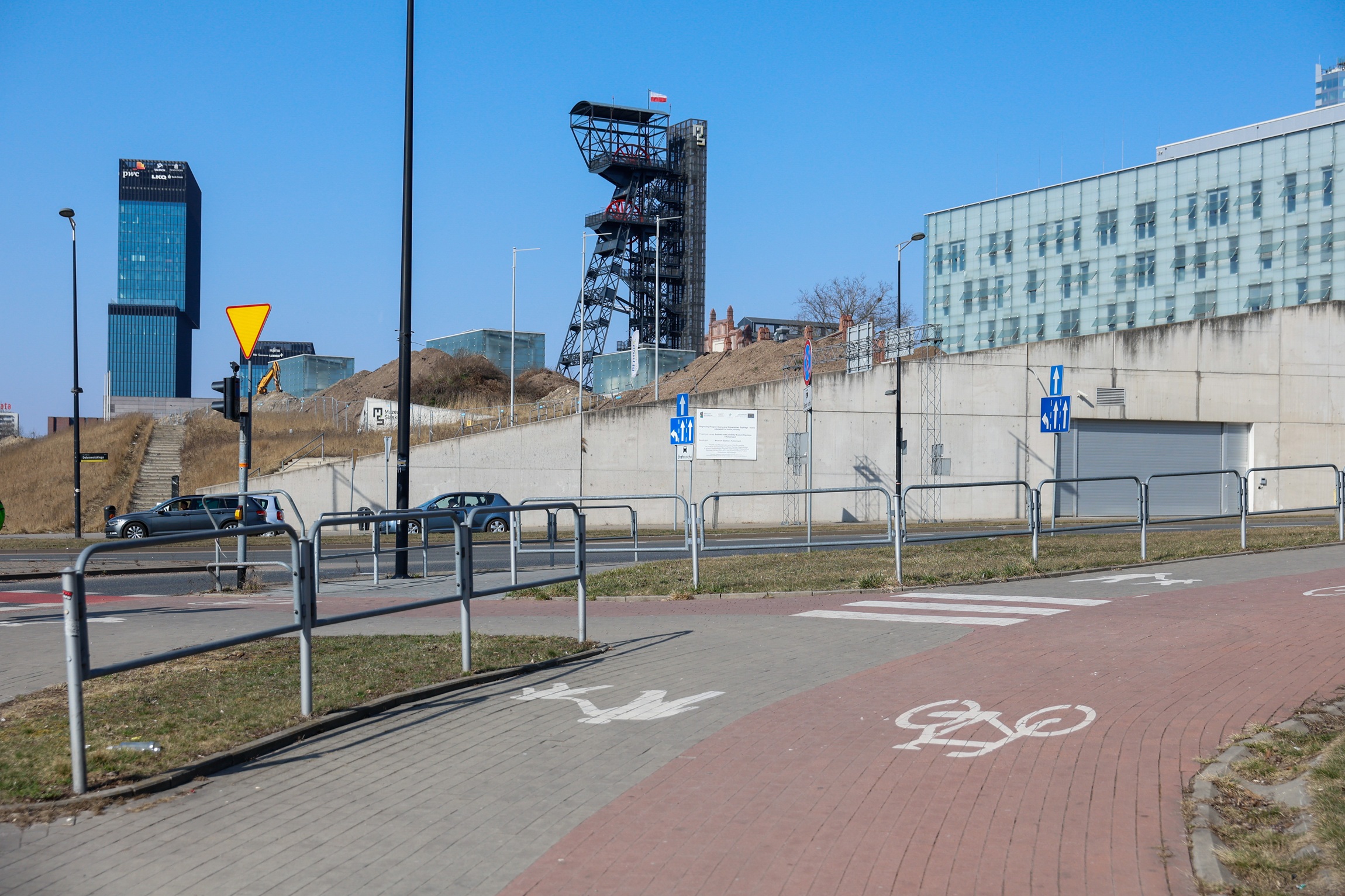 Katowice rozwijają sieć rowerową: nowe drogi przy ul. Sikorskiego, Mieszka I i Tysiąclecia oraz modernizacja trasy 602