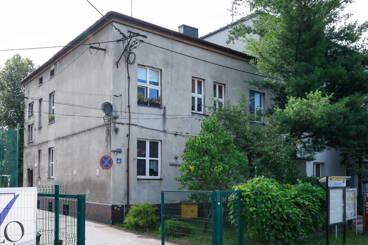 Aktywne wakacje w KZGM – remonty budynków z 77 mieszkaniami