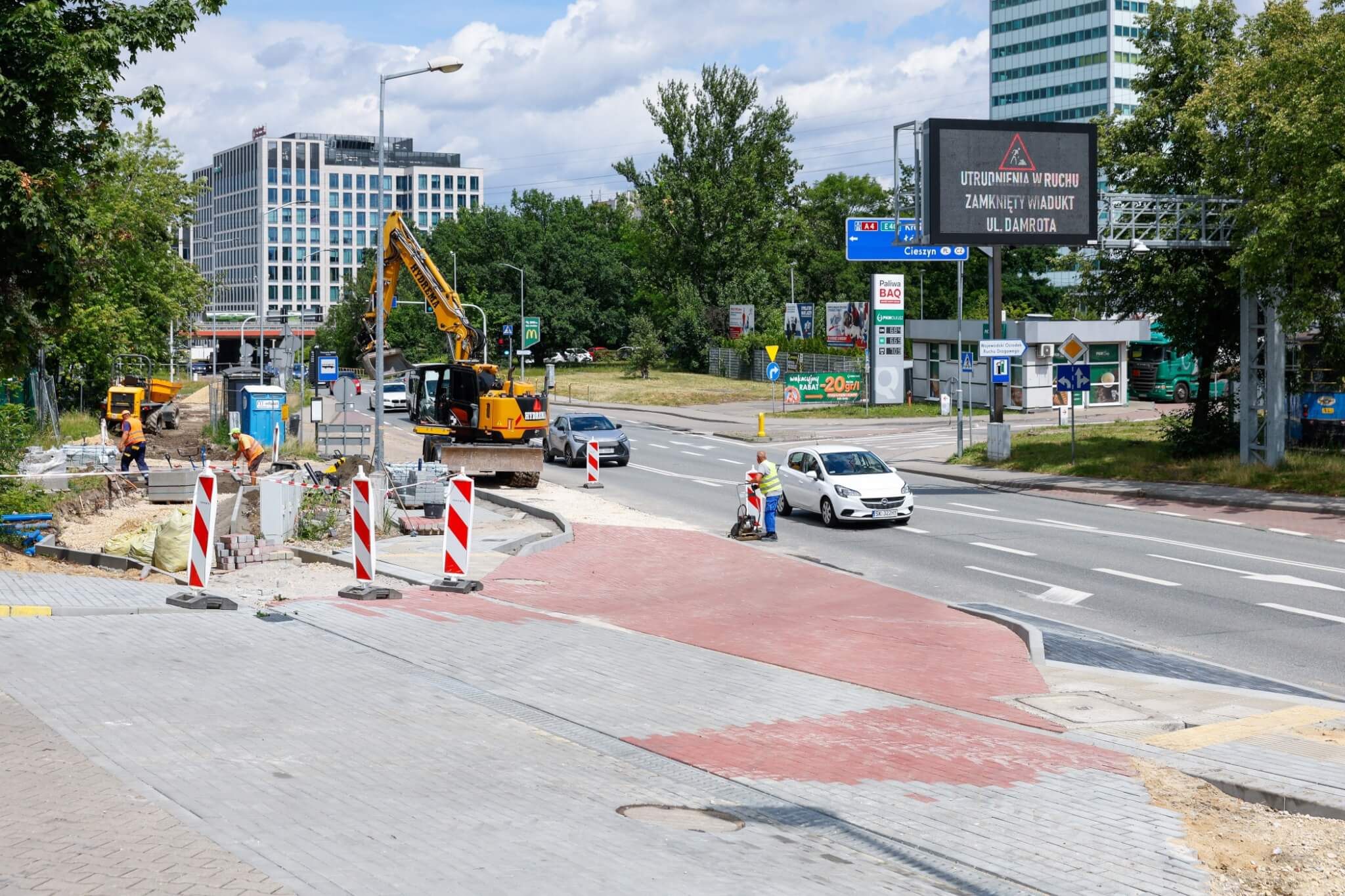 Katowice: Trwa budowa drogi dla rowerzystów wzdłuż Francuskiej. W tym tygodniu zmieni się organizacja ruchu
