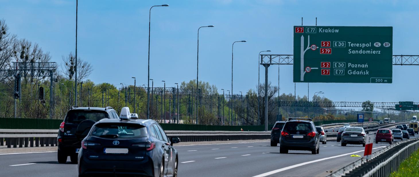 GDDKiA przypomina kierowcom: zachowaj dystans i nie jedź na zderzaku
