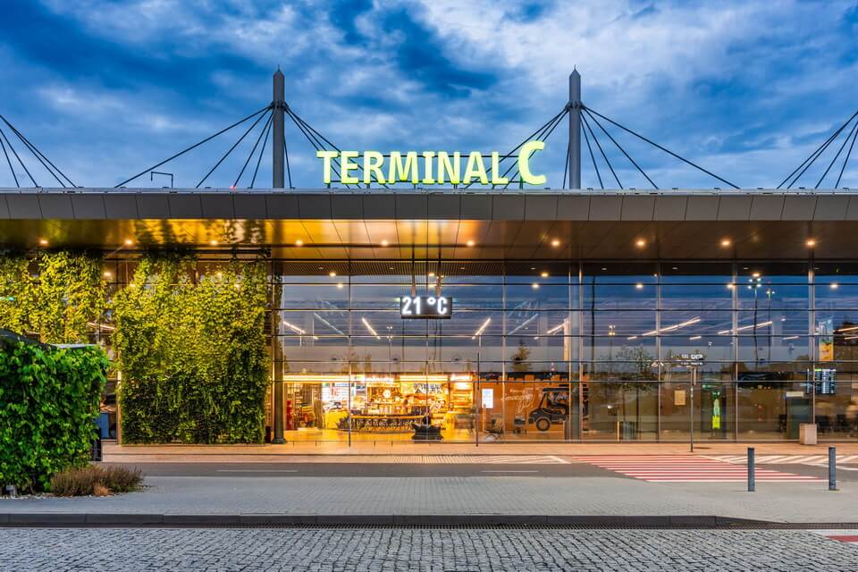 Ruszyła rozbudowa terminalu przylotów w Katowice Airport, więcej powierzchni, dodatkowe karuzele odbioru bagaży i nowa strefa kontroli paszportowej