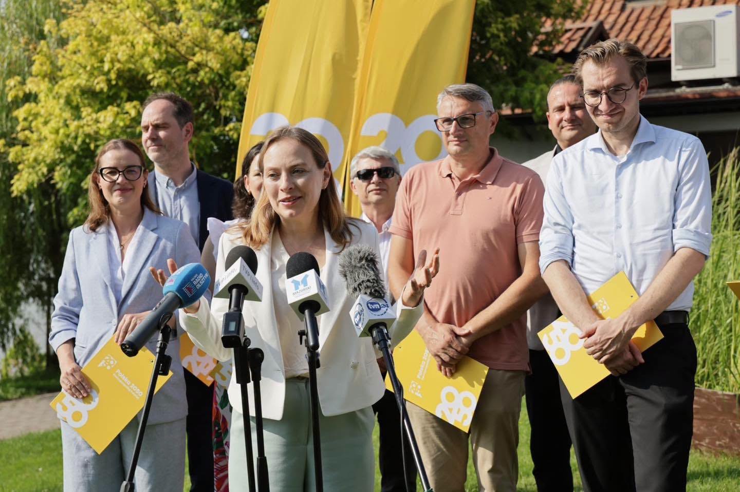 Hołownia i wspólny start w wyborach z partią byłego premiera z PiS? „0,7 to nas interesuje tylko na weselu na stole”