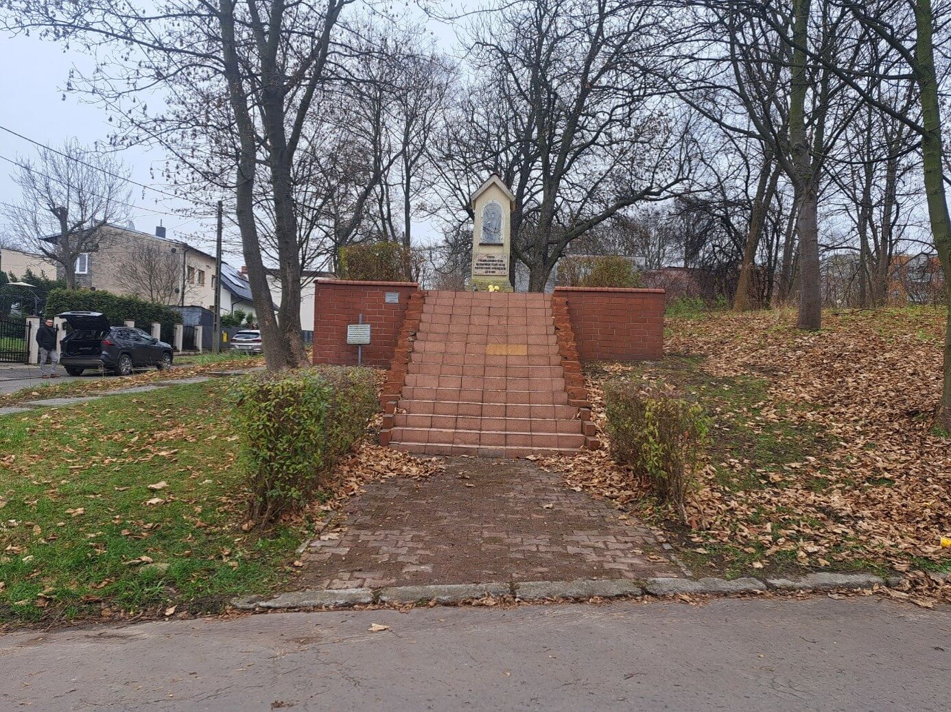Remont mogiły wojennej i kapliczki przy ul.Brynicznej w Sosnowcu